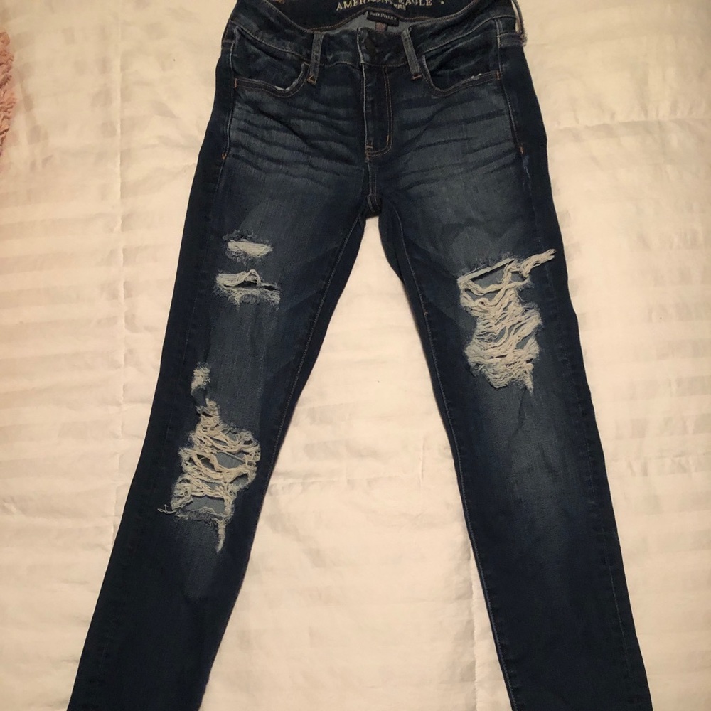 AMERICAN EAGLE DESTROYED JEANS